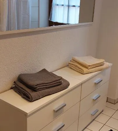 דירה Wohlfuhlwohnung Zum Entspannen In Ruhiger, Aber Verkehrsgunstiger Lage Am Stadtrand Von Dresden